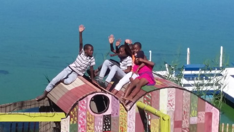 019_Kids on Playhouse