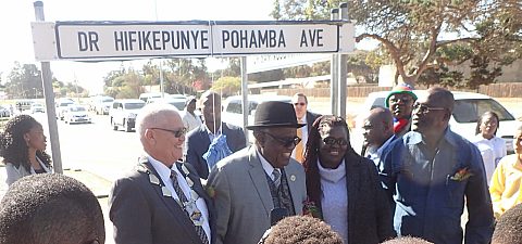 020_Mayor Coetzee, F. President Pohamba, Gov. Basson, Min. Tweya